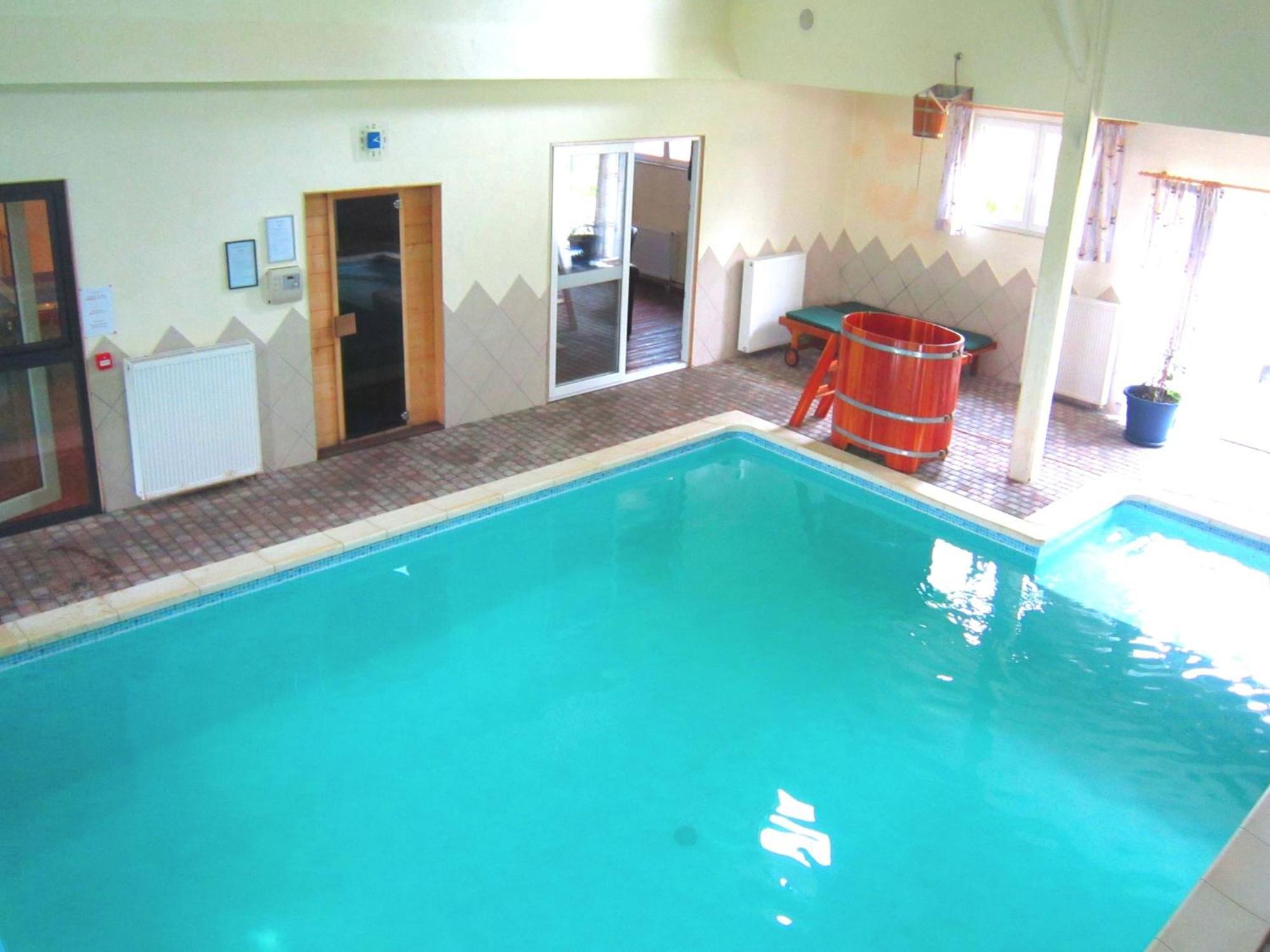 Modern Holiday Home In Sourbrodt With Private Pool Waimes Ngoại thất bức ảnh